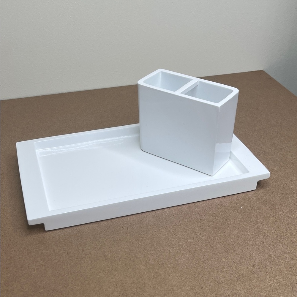 Kassatex White Vanity Tray and Brush Holder